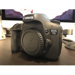 Canon EOS 7D 18 MP CMOS Digital SLR Camera Body Only (discontinued by manufacturer)